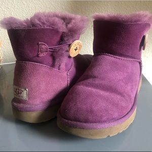 Short Bailey Button UGG ankle boots